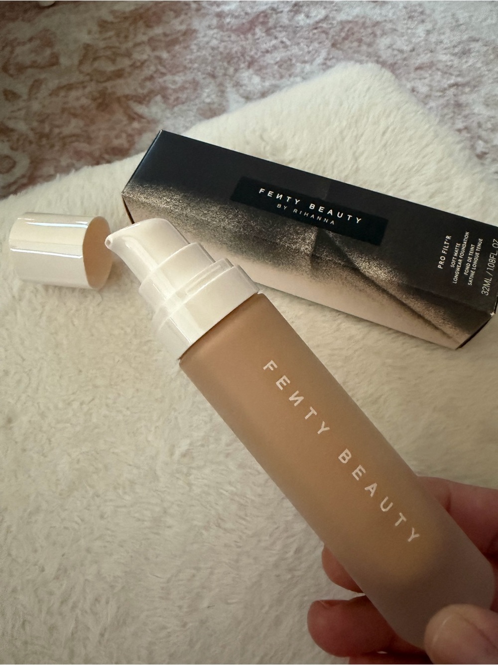 Fenty Beauty Pro Filt'r Soft Matte Foundation - Warm Beige
